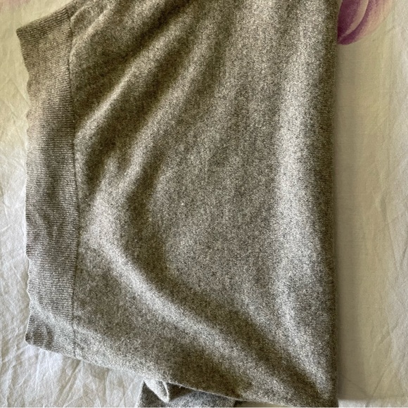 Everlane cashmere classic crew sweater - Picture 7 of 10
